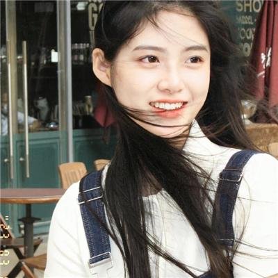 鲜花盛开的村庄